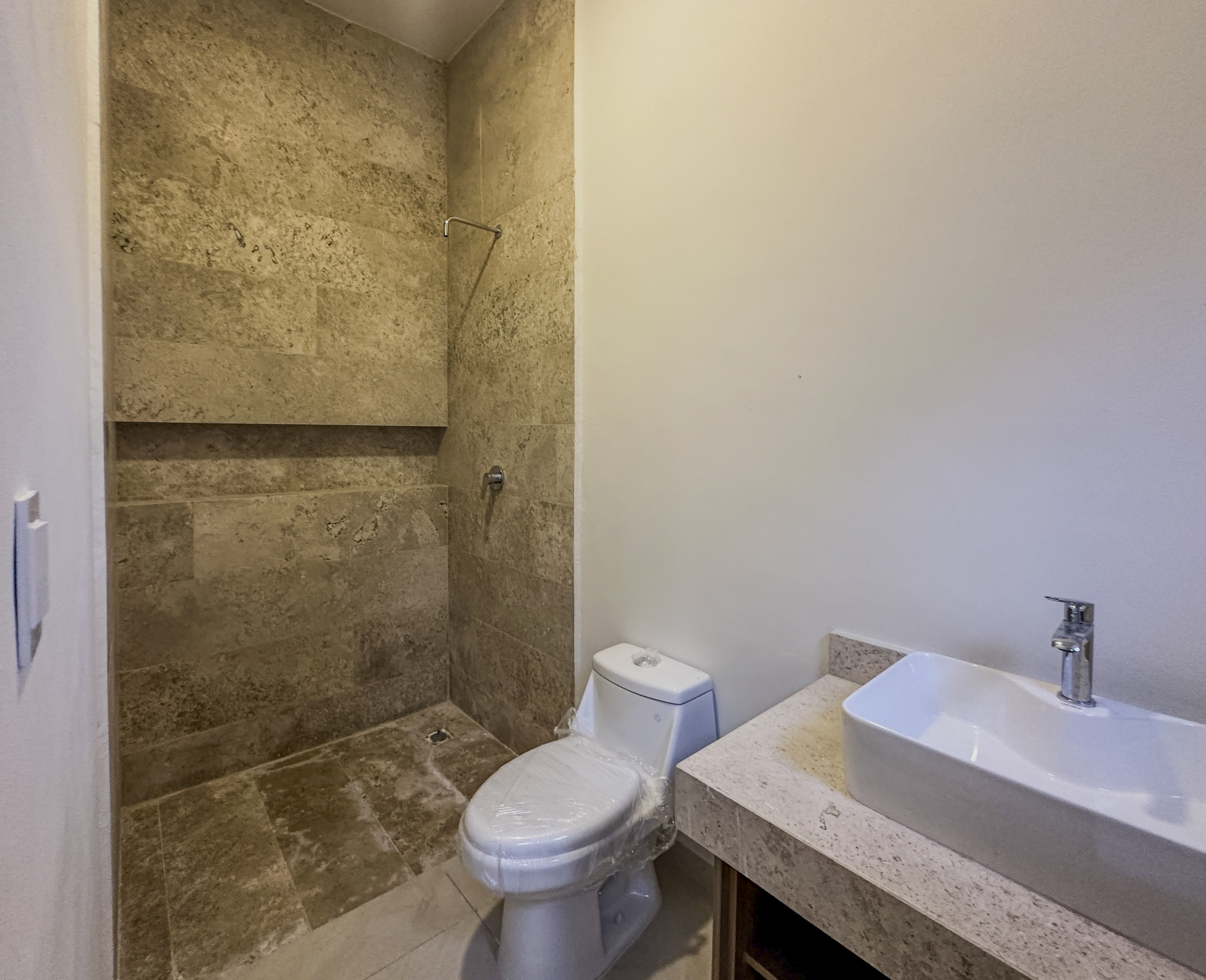 1806-52767-Casa-en-venta-de-un-piso-con-2-habitaciones-y-alberca-en-Naia-Residencial-Conkal_(23).jpg