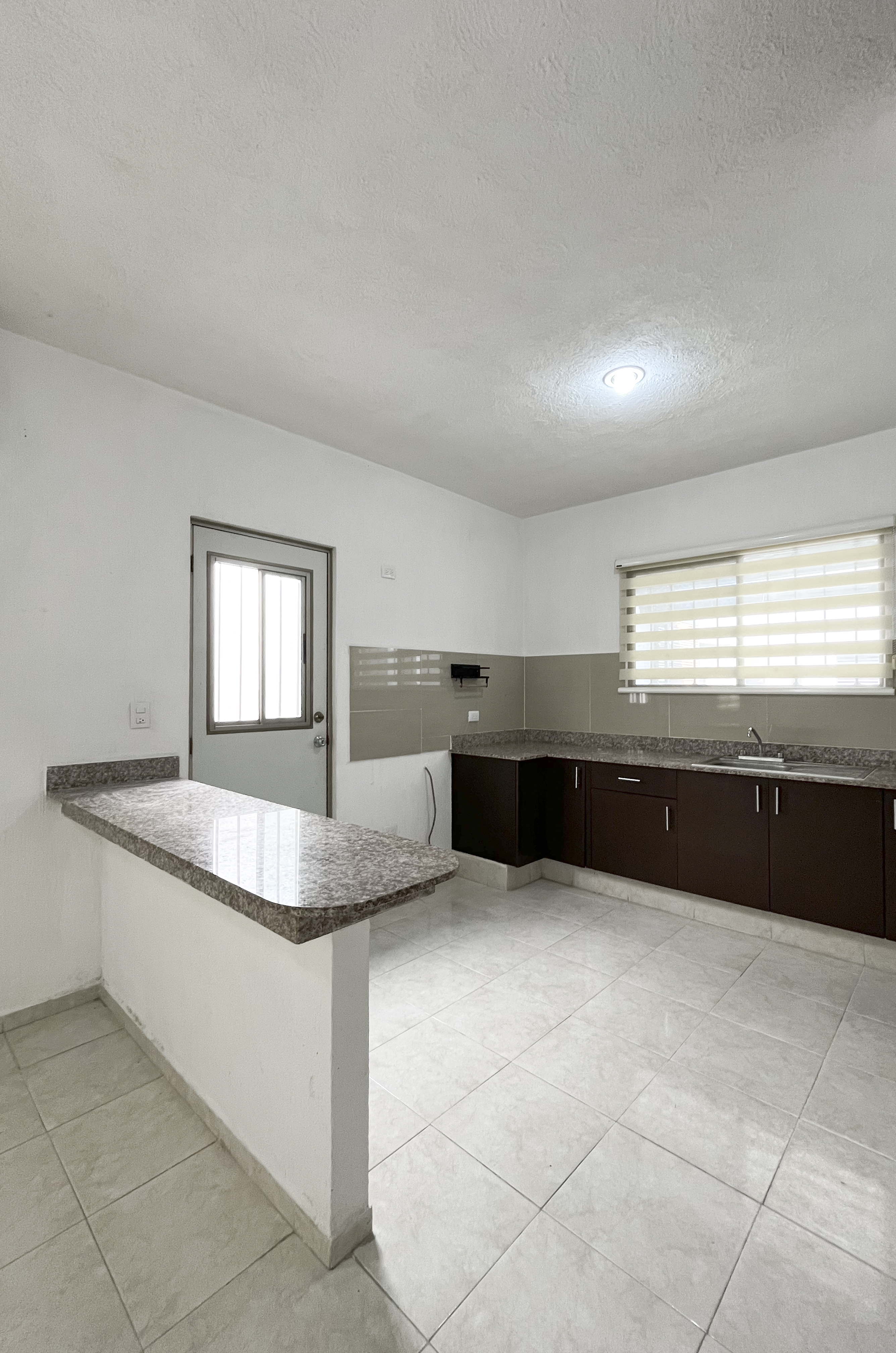 1819-50123-Casa-en-renta-Americas-II-de-una-planta-con-2-recamaras_(24).jpg