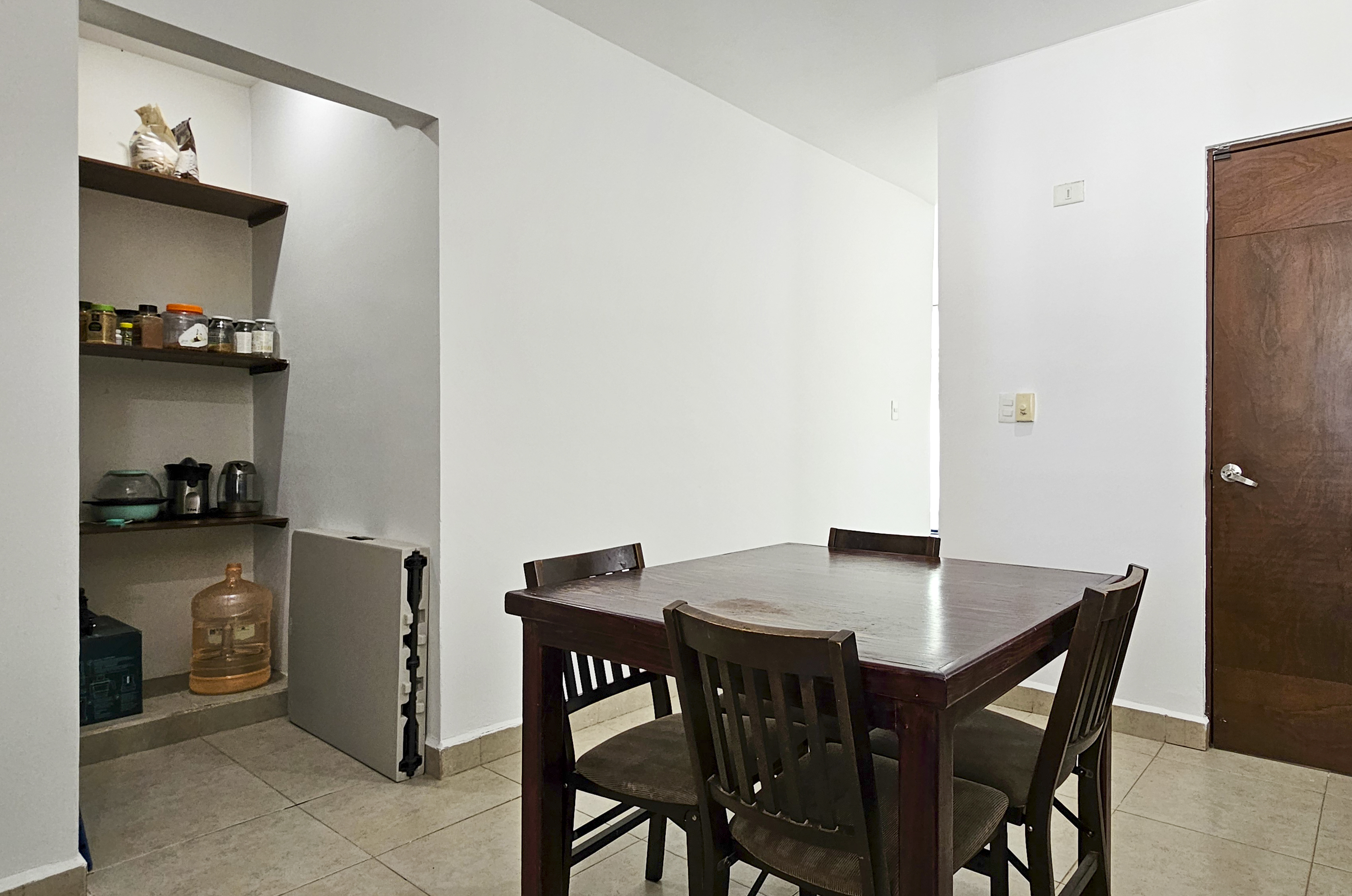 1936-53041-Casa-en-Venta-en-Real-Montejo-Merida-con-cochera-techada-3-recamaras-y-alberca_(11).jpg