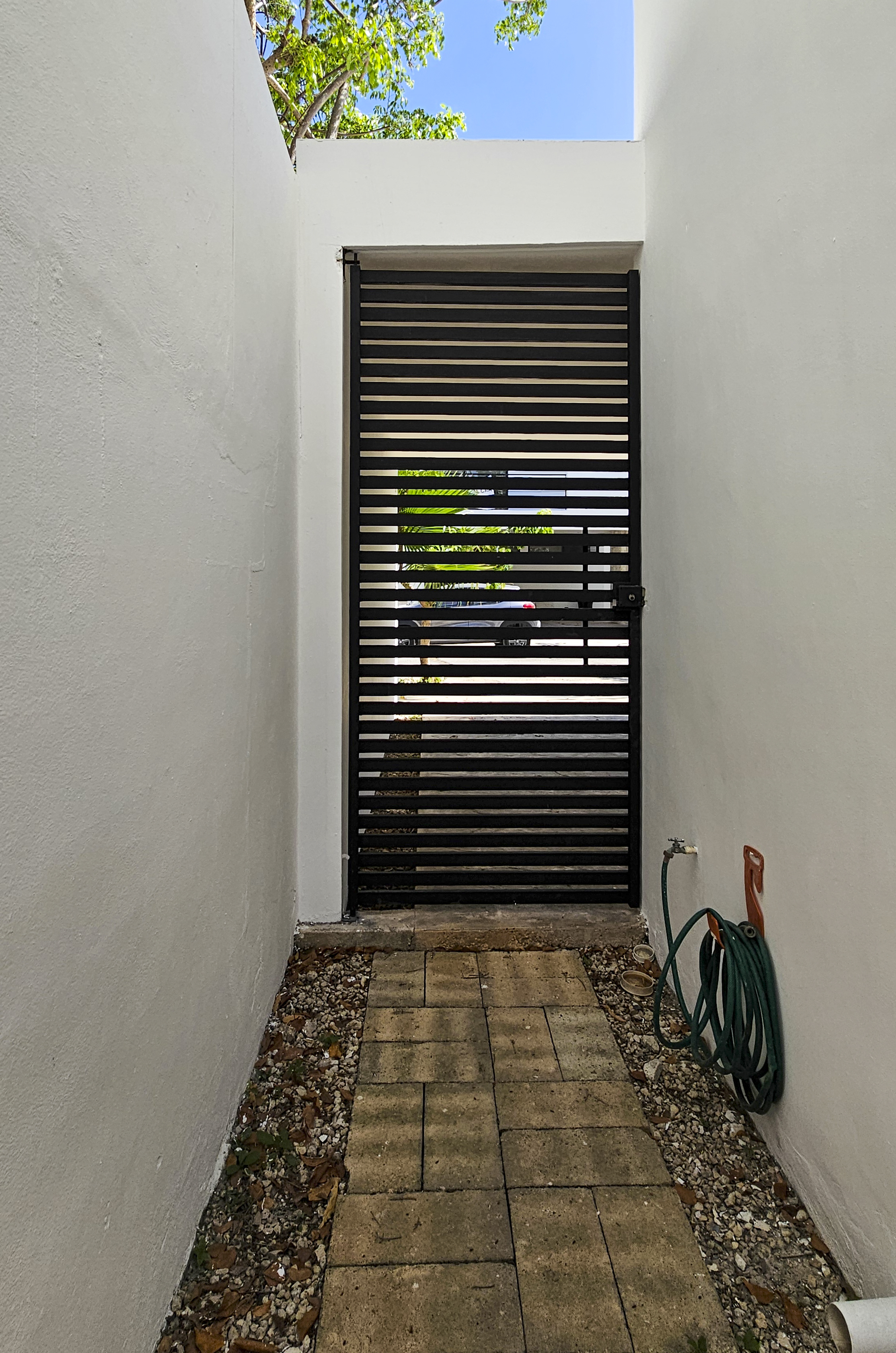 1936-53043-Casa-en-Venta-en-Real-Montejo-Merida-con-cochera-techada-3-recamaras-y-alberca_(13).jpg