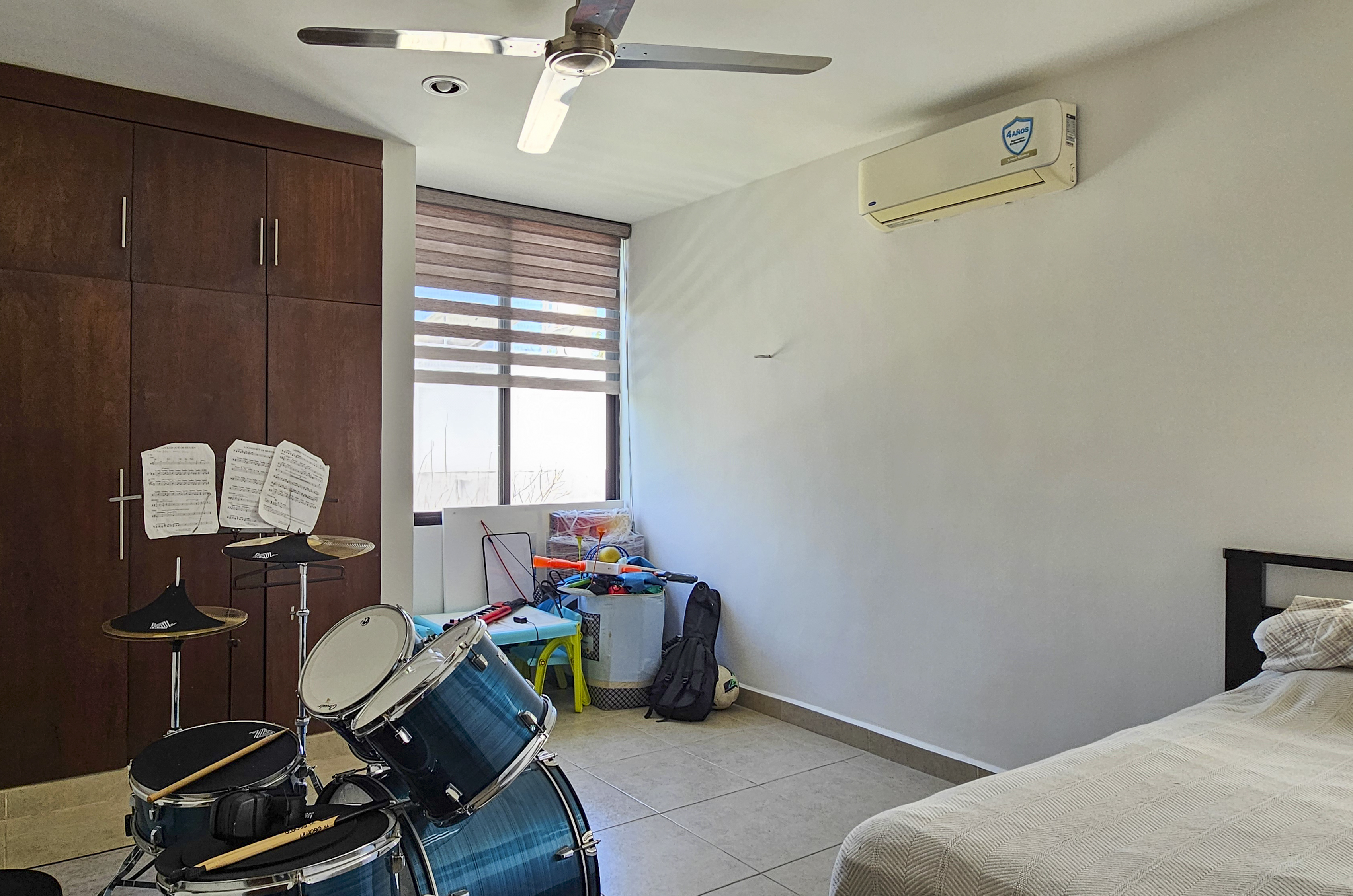 1936-53057-Casa-en-Venta-en-Real-Montejo-Merida-con-cochera-techada-3-recamaras-y-alberca_(27).jpg