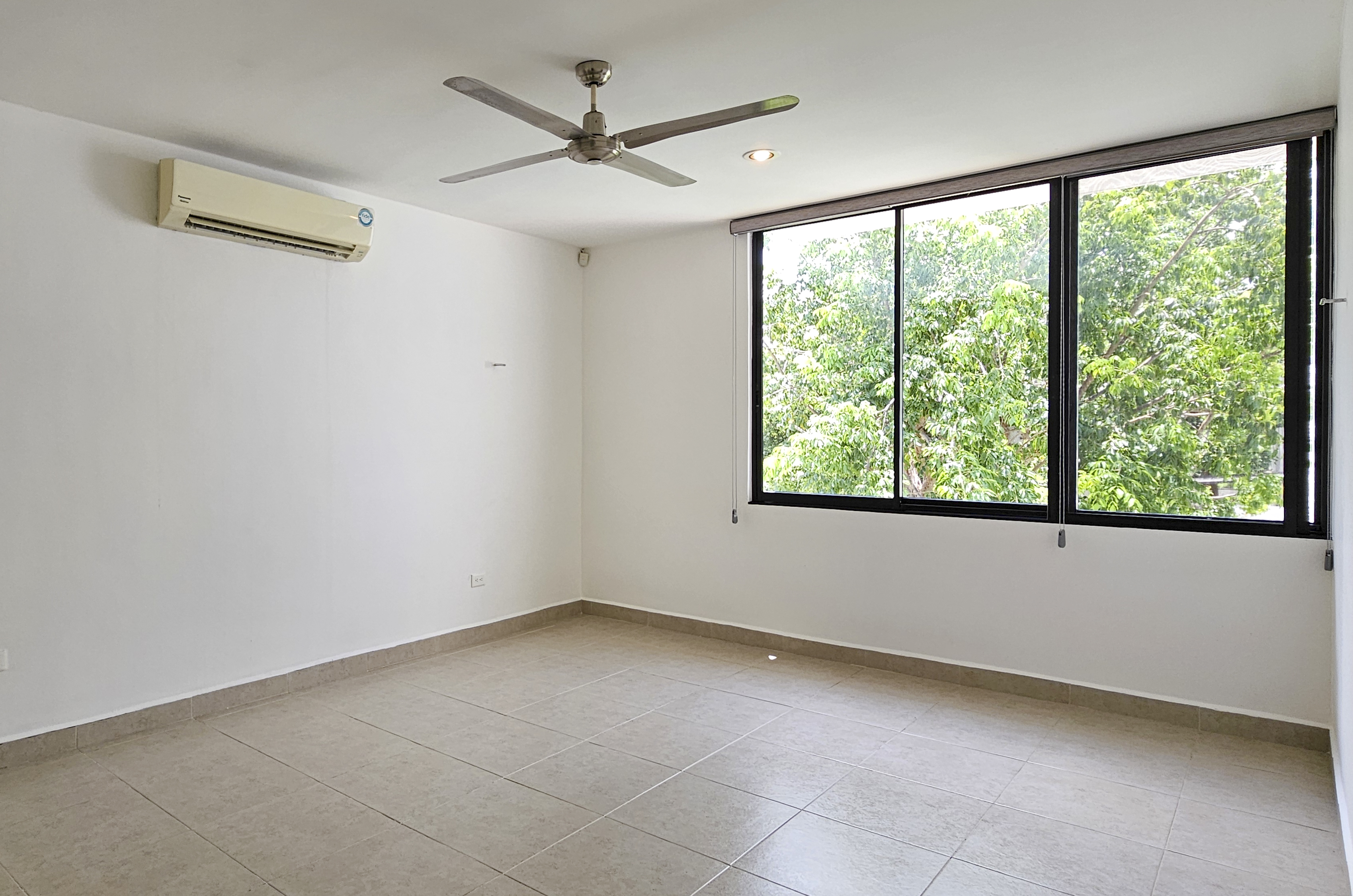 1936-54684-Casa-en-Venta-en-Real-Montejo-Mérida-con-cochera-techada-3-recámaras-y-alberca_(30).jpg