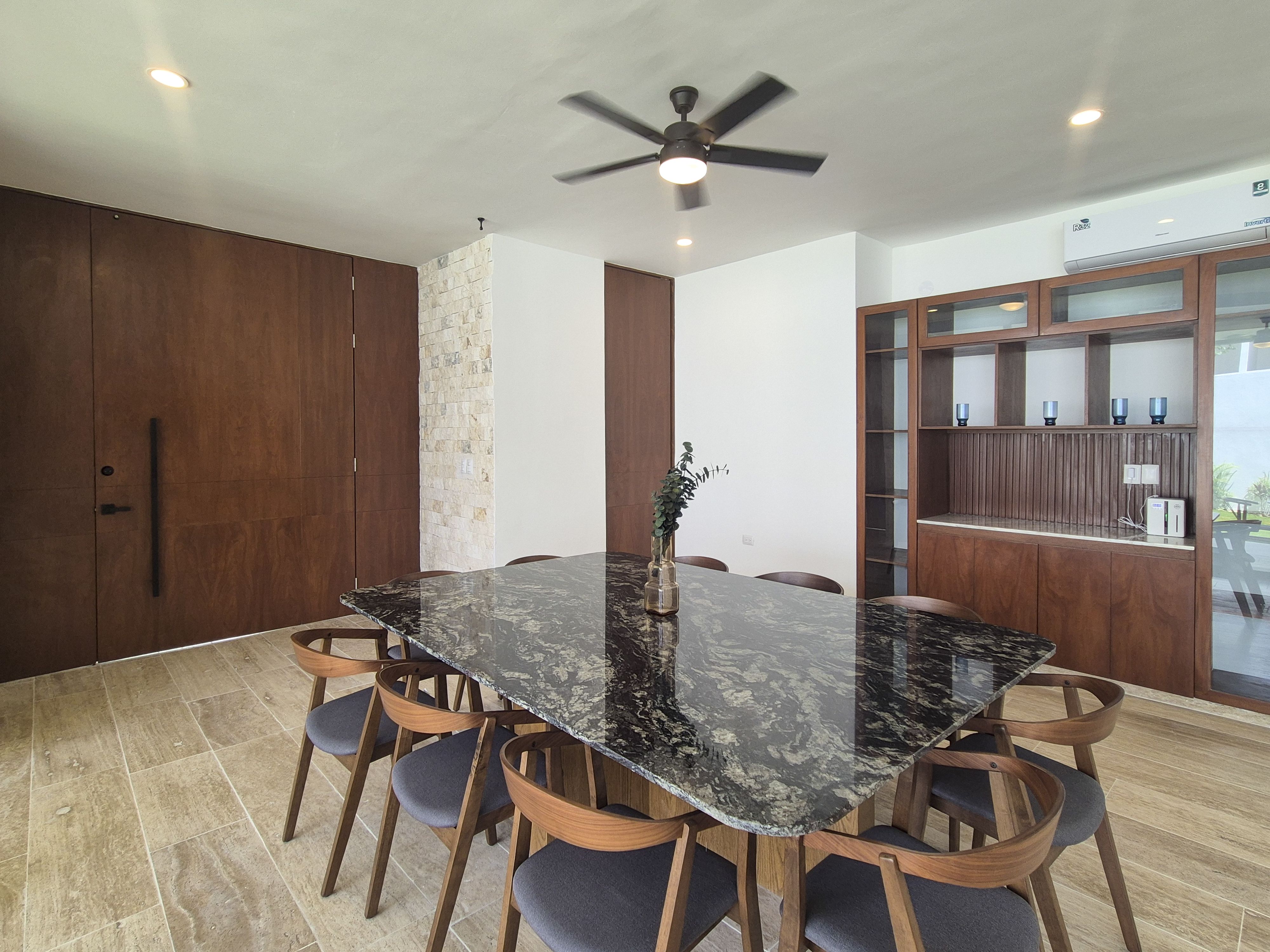 1941-52892-Casa-en-Venta-en-privada-ubicada-en-xcanatun-con-4-habitaciones-y-alberca_(7).jpg