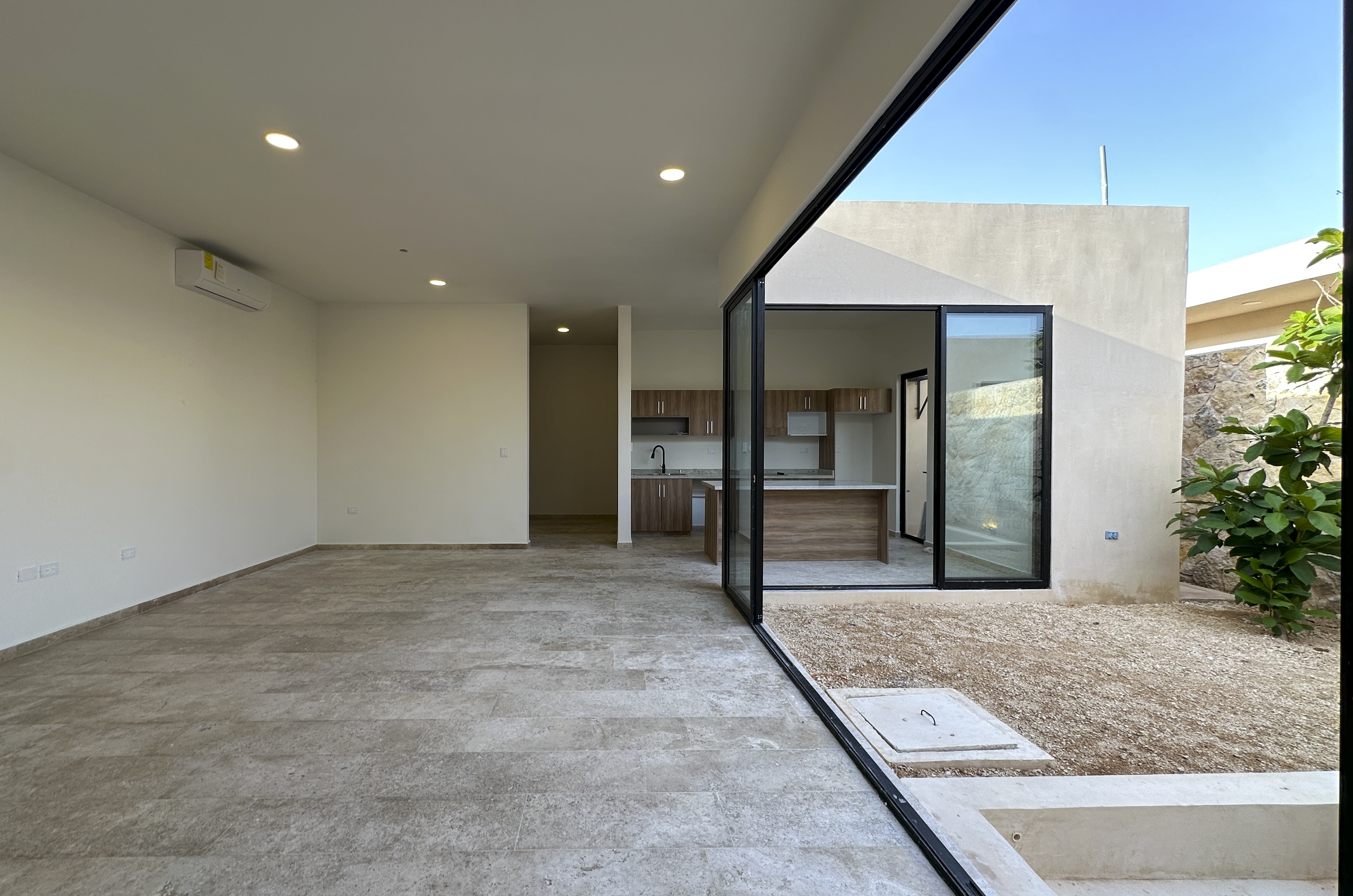 2000-54319-Casa-en-Renta-de-un-piso-con-2-habitaciones-y-alberca-en-Conkal-20_(10).jpg