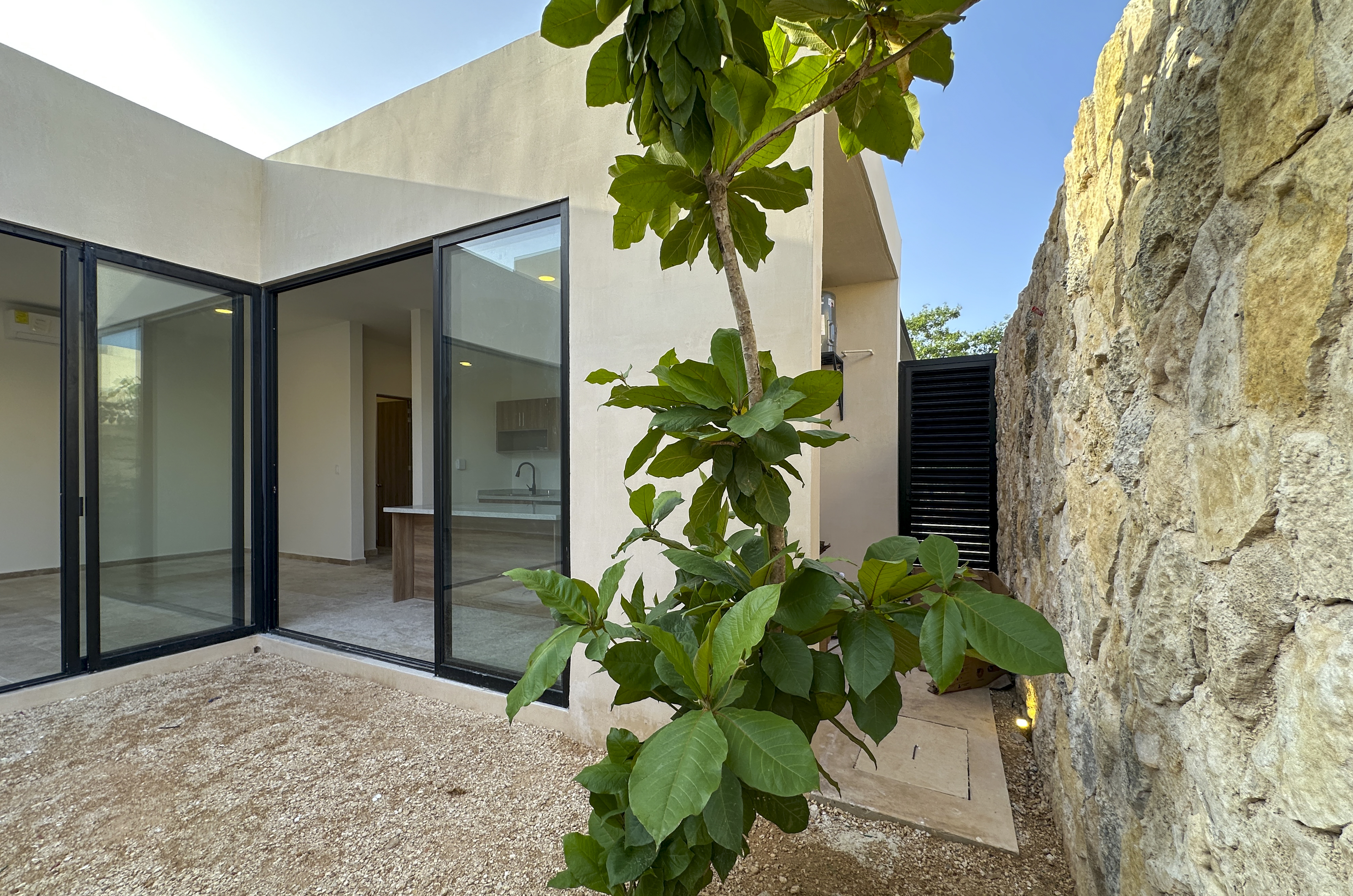 2000-54338-Casa-en-Renta-de-un-piso-con-2-habitaciones-y-alberca-en-Conkal-20_(29).jpg