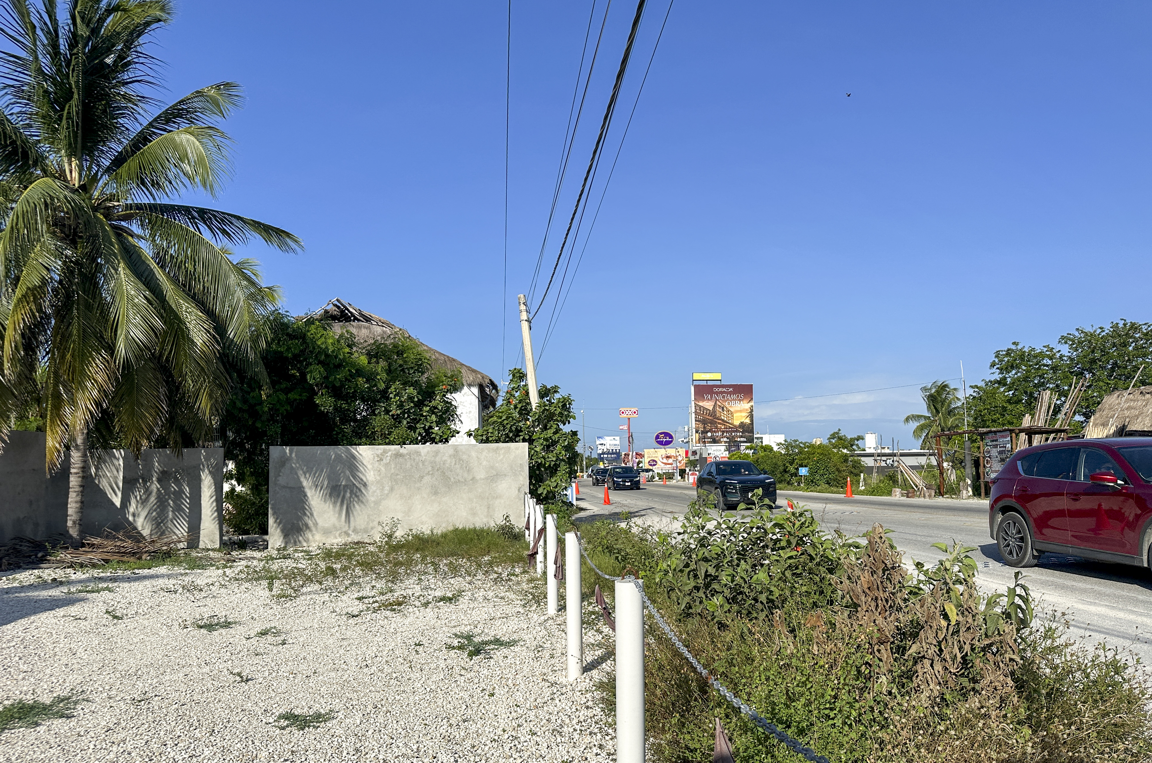 2004-54395-Terreno-en-Renta-en-la-Playa-en-la-zona-comercial-carretera-Chichxulub-Puerto_(3).jpg