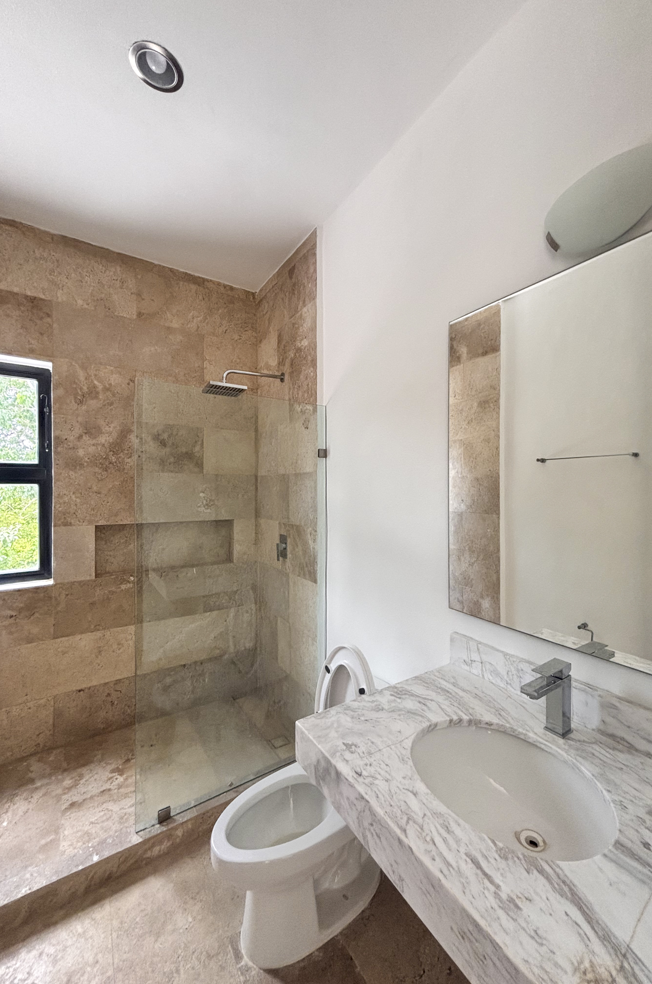 2009-54230-Casa-en-venta-en-el-norte-de-Mérida-Cholul-de-3-recámaras-con-estudio_(21).jpg