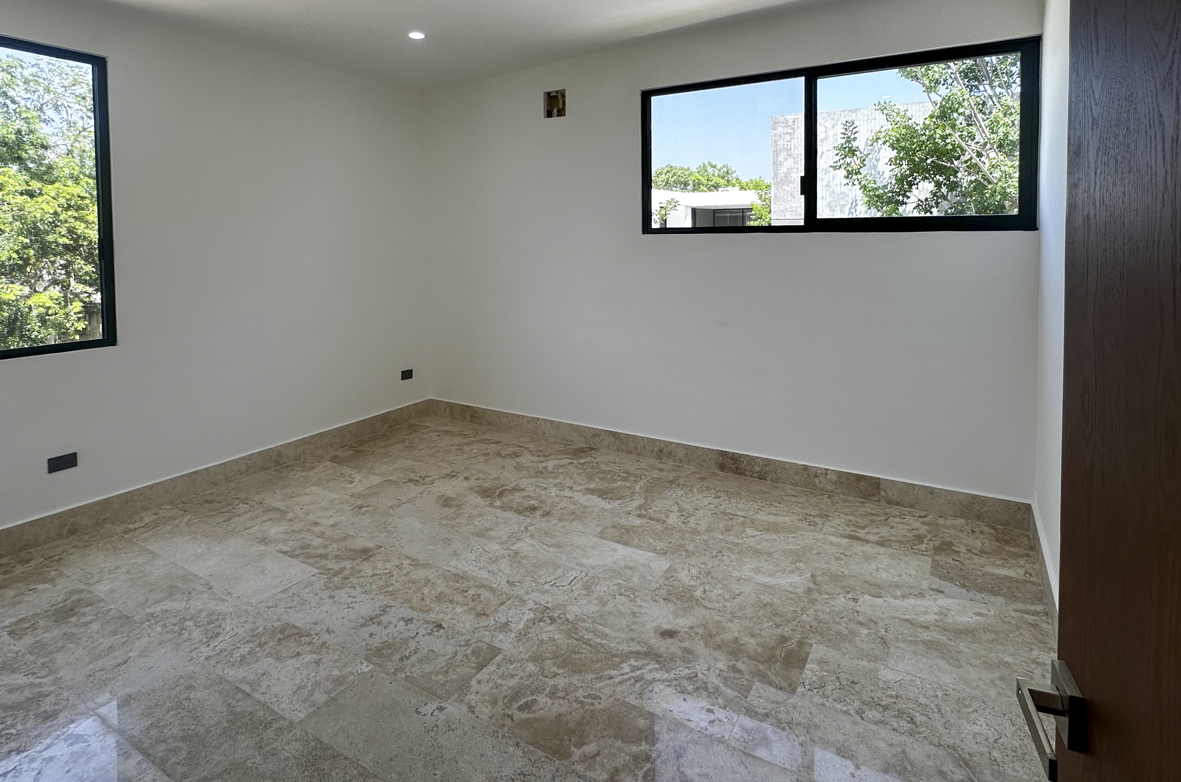 2013-54459-Casa-en-venta-en-privada-Nuukul-Temozon-Norte-con-electrodomesticos-incluidos_(27).jpg