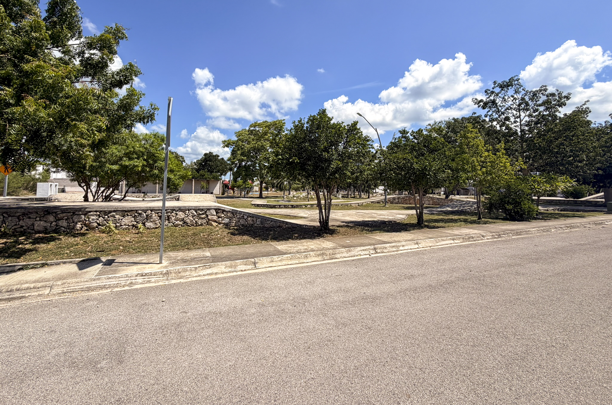 2030-54871-Lotes-Residenciales-Urbanizados-en-Venta-en-Cholul-Mérida_(10).jpg