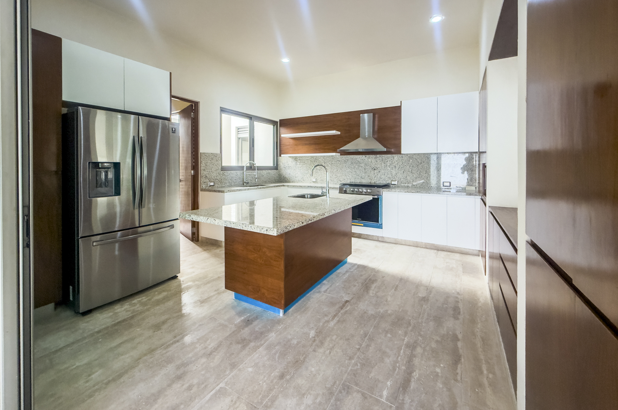 2034-55169-_Casa-en-venta-ubicada-en-Cholul-de-4-habitaciones-alberca-en-privada_(32).jpg