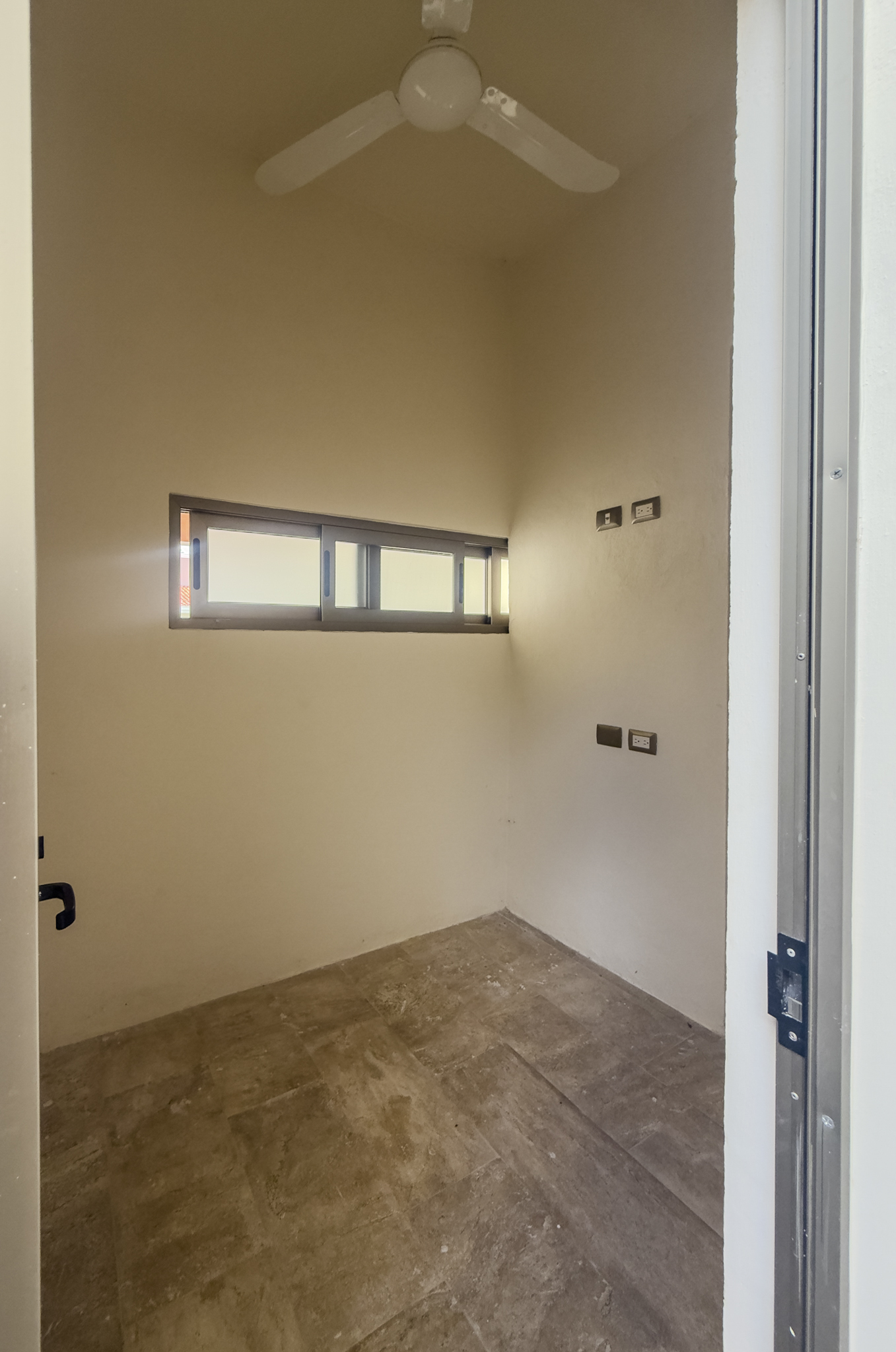 2034-55178-_Casa-en-venta-ubicada-en-Cholul-de-4-habitaciones-alberca-en-privada_(41).jpg