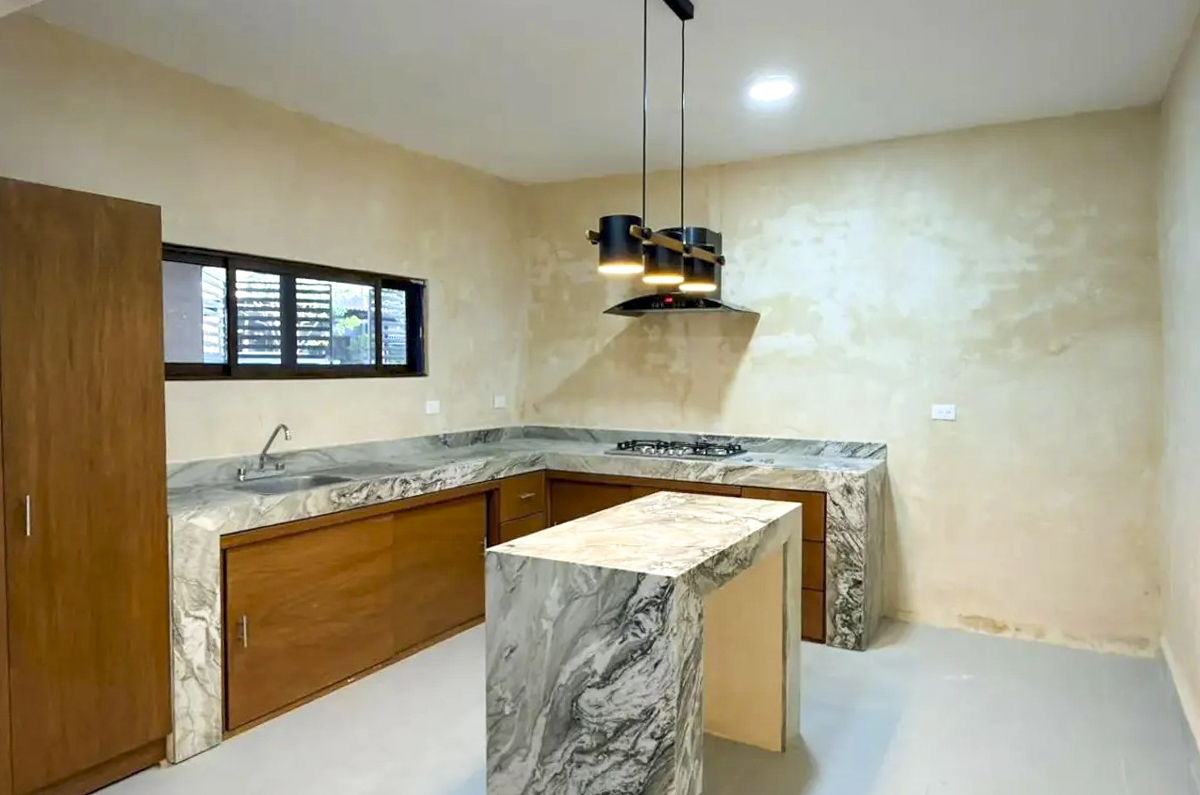 2040-55353-Casa-en-Venta-Miguel-Aleman-Merida-con-Alberca_(2).jpg