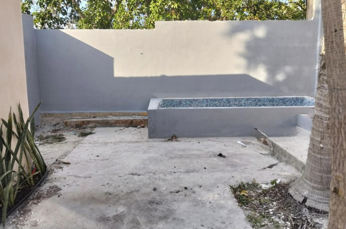 2040-55354-Casa-en-Venta-Miguel-Aleman-Merida-con-Alberca_(1).jpg