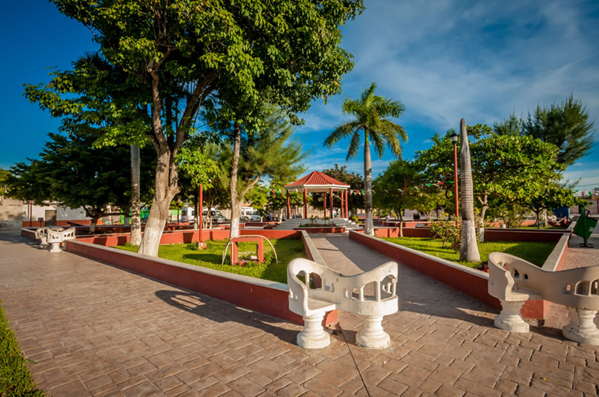 Terreno en privada con amenidades y Club de Playa cerca de Sisal, Yucatán |  Senda Bienes Raíces