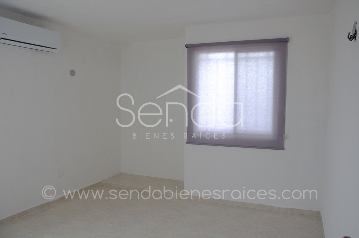 882-23211-21JC-40_-_Renta_de_casa_en_Residencial_los_Heroes_Merida_de_3_habitaciones_sin_amueblar-7.jpg