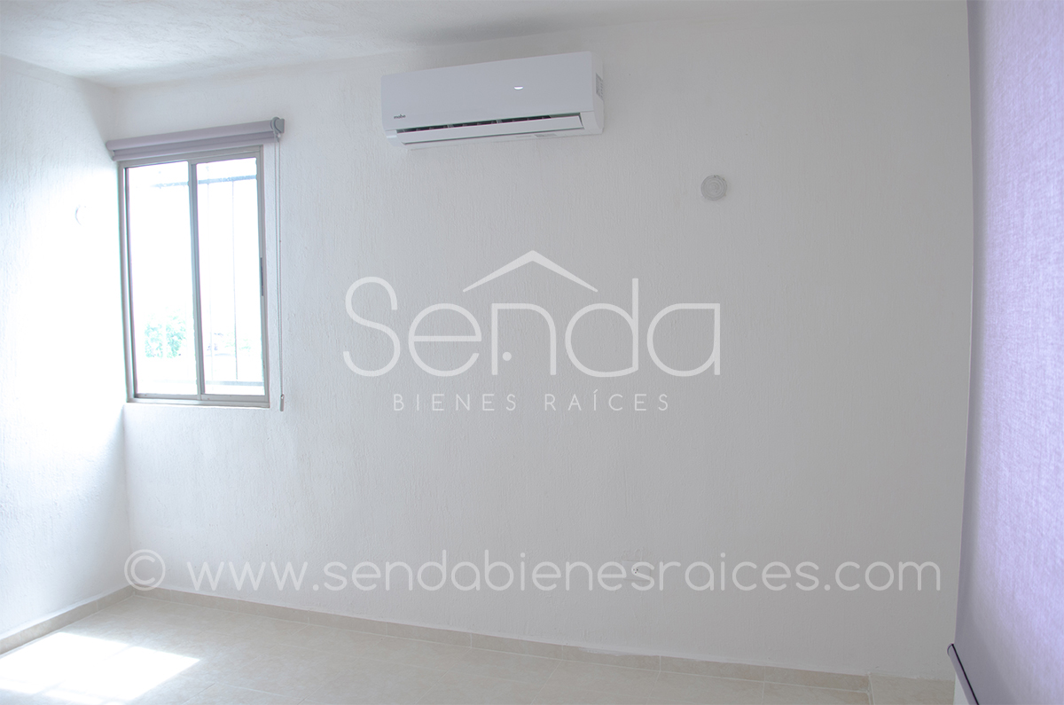 882-23213-21JC-40_-_Renta_de_casa_en_Residencial_los_Heroes_Merida_de_3_habitaciones_sin_amueblar-9.jpg
