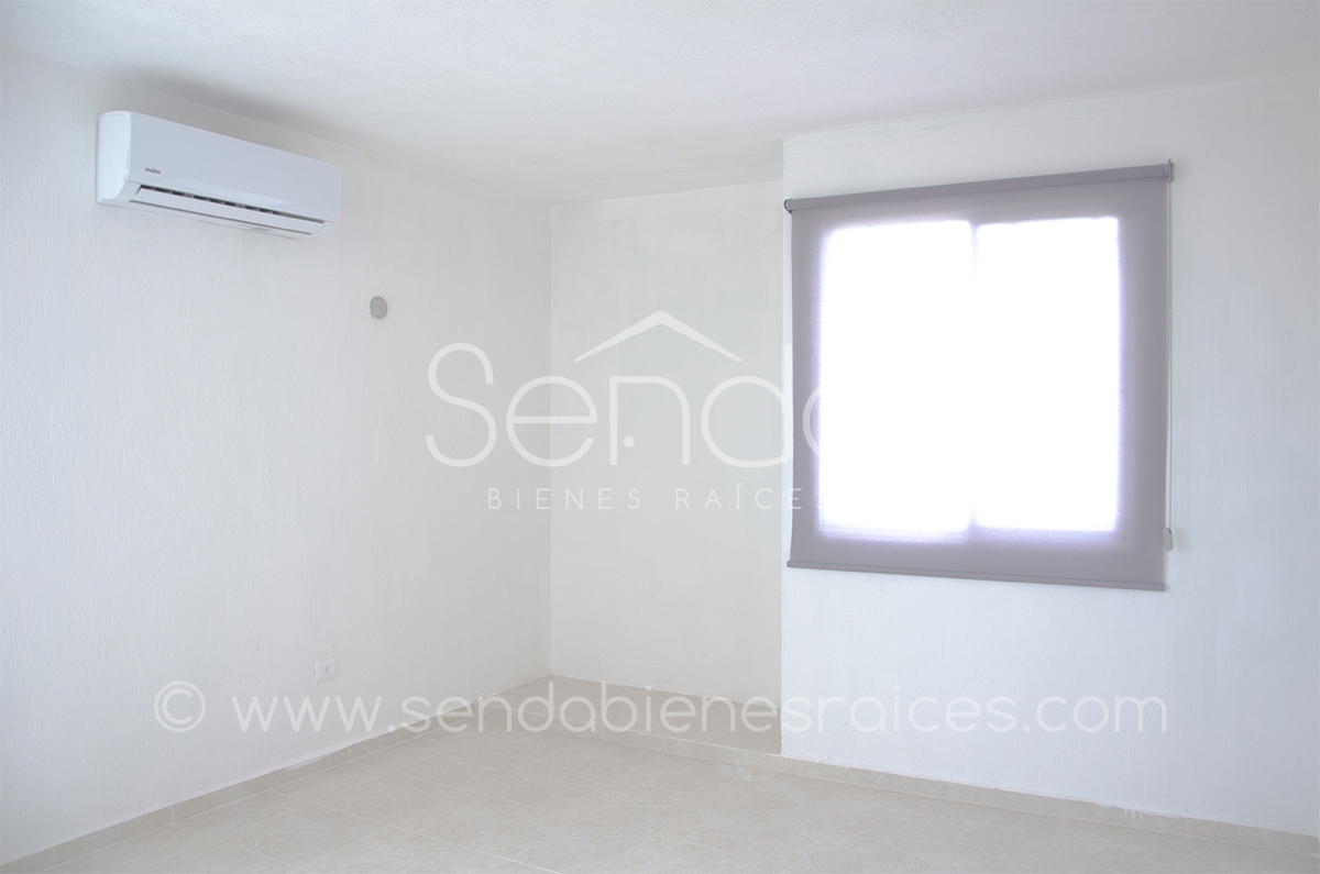 882-23214-21JC-40_-_Renta_de_casa_en_Residencial_los_Heroes_Merida_de_3_habitaciones_sin_amueblar-10.jpg