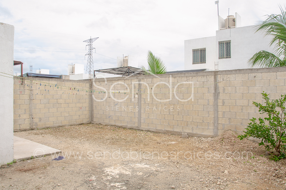 882-23216-21JC-40_-_Renta_de_casa_en_Residencial_los_Heroes_Merida_de_3_habitaciones_sin_amueblar-12.jpg