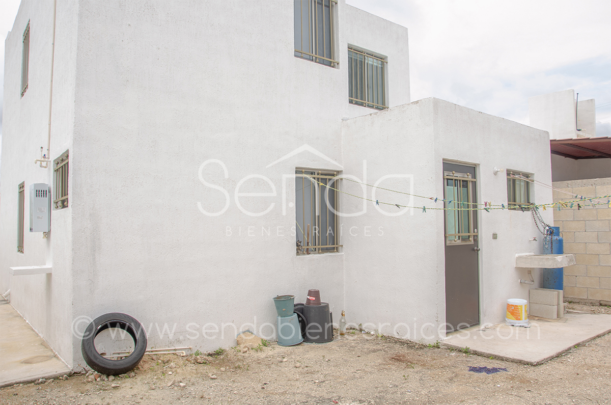 882-23218-21JC-40_-_Renta_de_casa_en_Residencial_los_Heroes_Merida_de_3_habitaciones_sin_amueblar-14.jpg