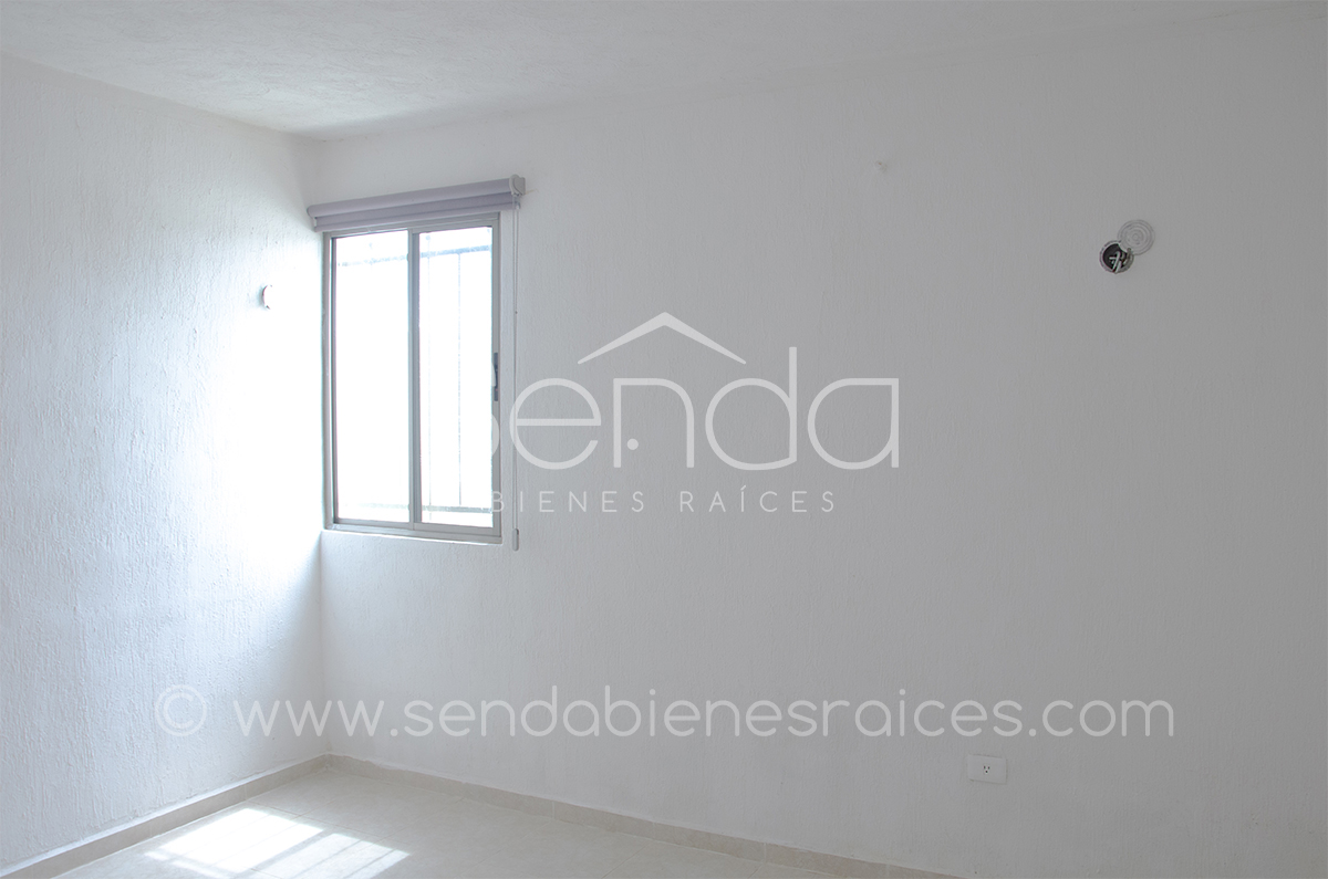 882-23222-21JC-40_-_Renta_de_casa_en_Residencial_los_Heroes_Merida_de_3_habitaciones_sin_amueblar-18.jpg