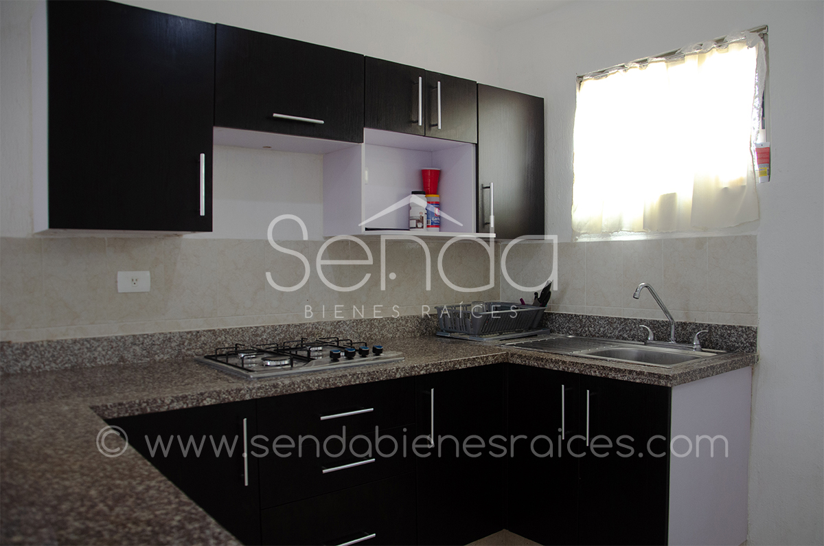882-23230-21JC-40_-_Renta_de_casa_en_Residencial_los_Heroes_Merida_de_3_habitaciones_sin_amueblar-26.jpg