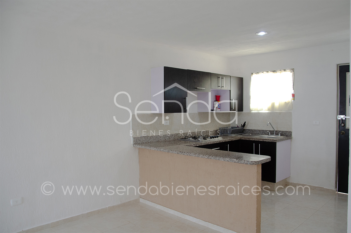 882-23232-21JC-40_-_Renta_de_casa_en_Residencial_los_Heroes_Merida_de_3_habitaciones_sin_amueblar-28.jpg