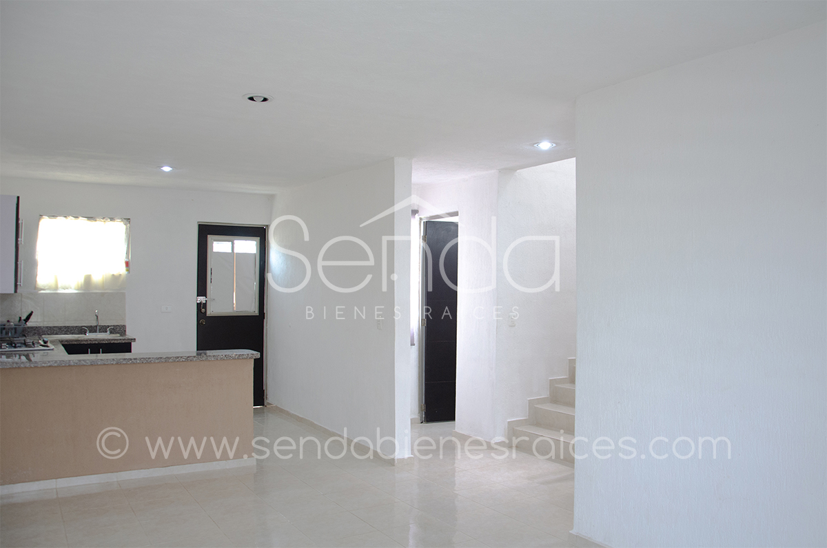 882-23233-21JC-40_-_Renta_de_casa_en_Residencial_los_Heroes_Merida_de_3_habitaciones_sin_amueblar-29.jpg