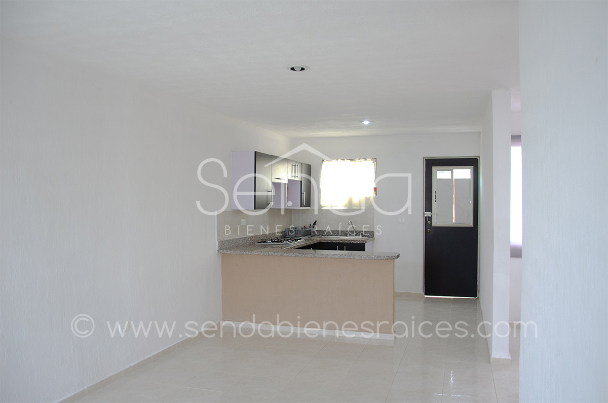 882-23234-21JC-40_-_Renta_de_casa_en_Residencial_los_Heroes_Merida_de_3_habitaciones_sin_amueblar-30.jpg