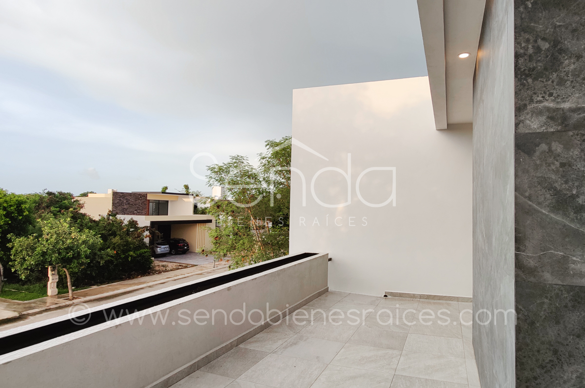 902-39654-Casa-en-Venta-en-la-privada-Nortemerida-con-4-habitaciones-y-alberca-58.jpg