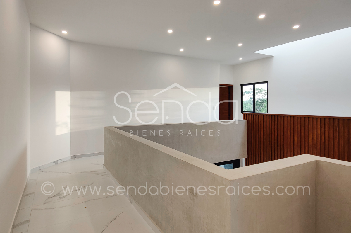 902-39662-Casa-en-Venta-en-la-privada-Nortemerida-con-4-habitaciones-y-alberca-66.jpg