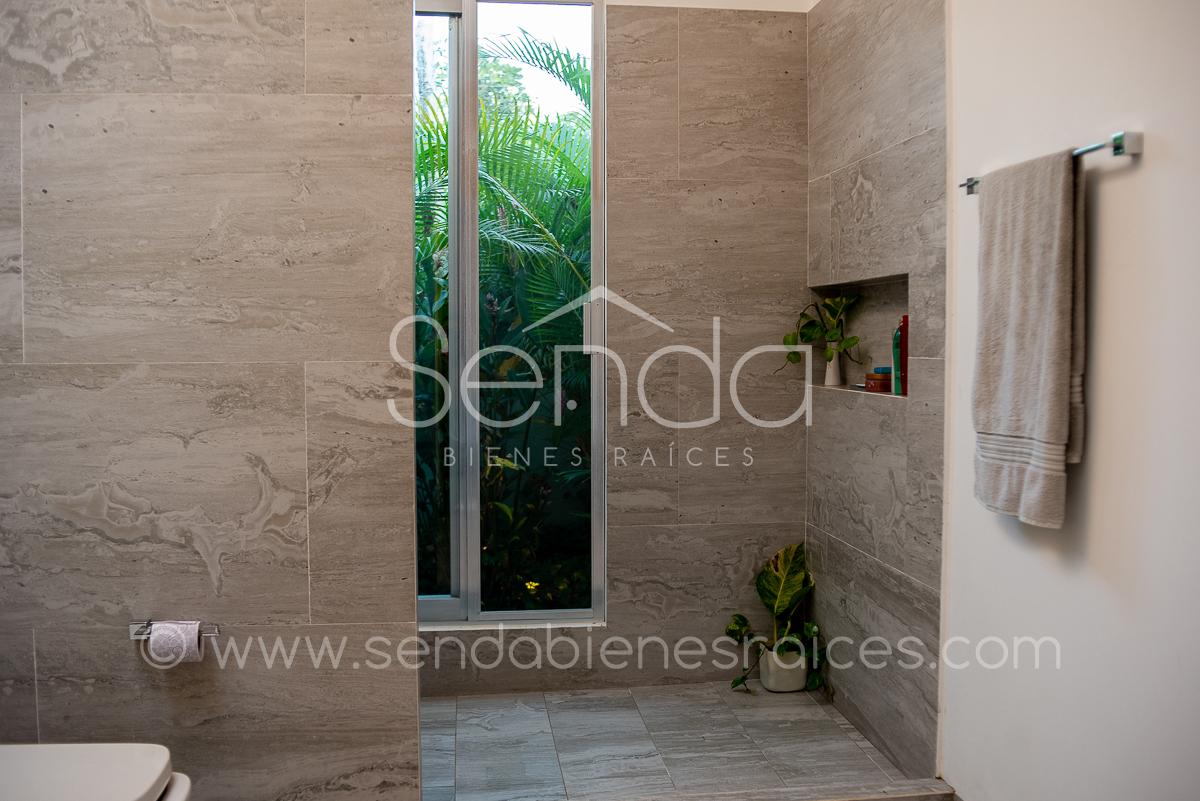 903-24362-residencia-en-venta-una-planta-en-cholul-al-norte-de-merida-42.jpg