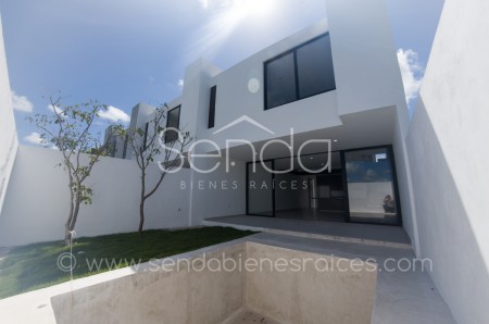 Townhouse en venta en Privada Xcanatun Merida de 2 habitaciones 