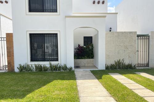 1293-36550-Casa-en-Renta-2-habitaciones-Gran-Santa-Fe-Norte-Merida-3.jpg