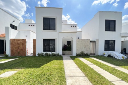 1293-Casa-en-Renta-2-habitaciones-Gran-Santa-Fe-Norte-Merida-1.jpg