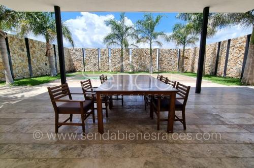 1405-40246-Casa-Kiin-en-Venta-en-Merida-Zentura-con-recamara-en-planta-baja-y-alberca-6.jpg