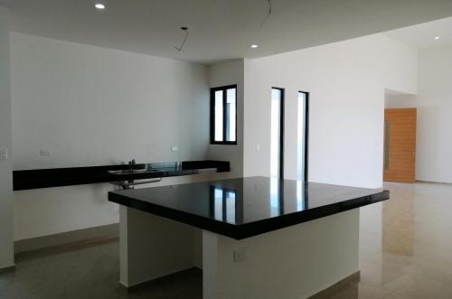 1426-40535-Casa-de-una-planta-con-alberca-en-venta-en-Dzitya-Merida-4.jpg