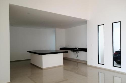 1426-40536-Casa-de-una-planta-con-alberca-en-venta-en-Dzitya-Merida-5.jpg