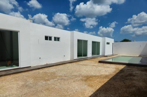 1426-40546-Casa-de-una-planta-con-alberca-en-venta-en-Dzitya-Merida-15.jpg