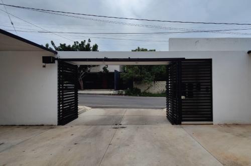 1466-41456-Departamento-en-venta-en-Montes-de-Ame-Merida-en-planta-baja-con-3-habitaciones-2.jpg