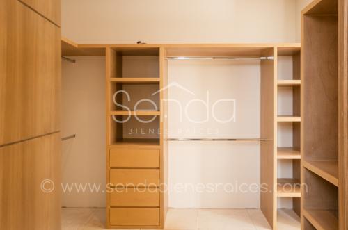 1477-42078-Casa-Castellana-en-venta-de-4-habitaciones-equipada-en-Parque-Natura-Merida-HMA17.jpg