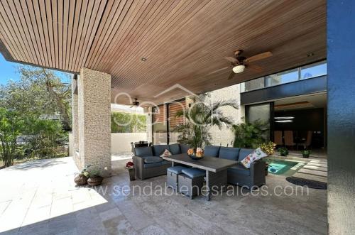 1500-42640-Casa-en-venta-en-el-Yucatan-Country-Club-con-vista-al-campo-de-Golf-MA8.jpg