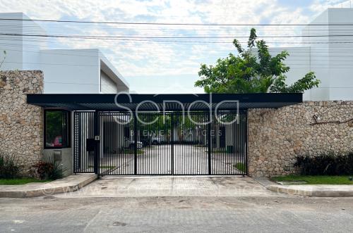 1524-45885-1524-Casa-tipo-Townhouse-en-renta-en-privada-Soho-en-Temozon-Merida-con-3-recamaras-MAH_(1).jpg