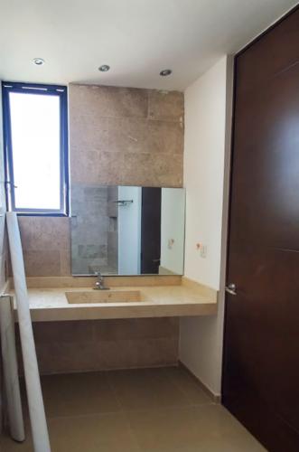 1545-43821-En-venta-casa-de-4-recamaras-en-Privada-Residencial-Amantea-Cholul-(48).jpg