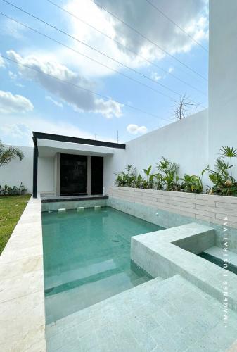1561-47669-Casa-en-venta-en-Temozon-Norte-Merida-Casa-ARENNA-de-3-recamaras-6-banos-Alberca_(7).jpg