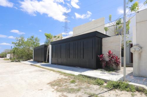 1561-48111-Casa-en-venta-en-Temozon-Norte-Merida-Casa-ARENNA-de-3-recamaras-6-banos-Alberca_(2).jpg