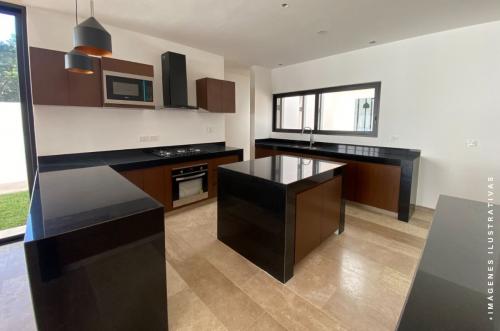 1642-47328-Casa-en-venta-en-Komchen-Nortemerida-en-privada-con-amenidades_(7).jpg