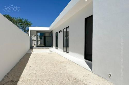 1672-47618-Casa-en-venta-en-Cholul-Merida-de-un-piso-con-alberca_(21).jpg