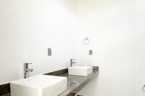 1672-47619-Casa-en-venta-en-Cholul-Merida-de-un-piso-con-alberca_(2).jpg