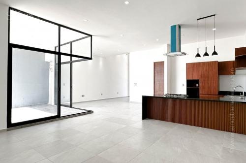 1672-47627-Casa-en-venta-en-Cholul-Merida-de-un-piso-con-alberca_(9).jpg