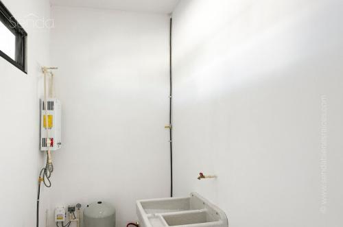 1672-47632-Casa-en-venta-en-Cholul-Merida-de-un-piso-con-alberca_(15).jpg